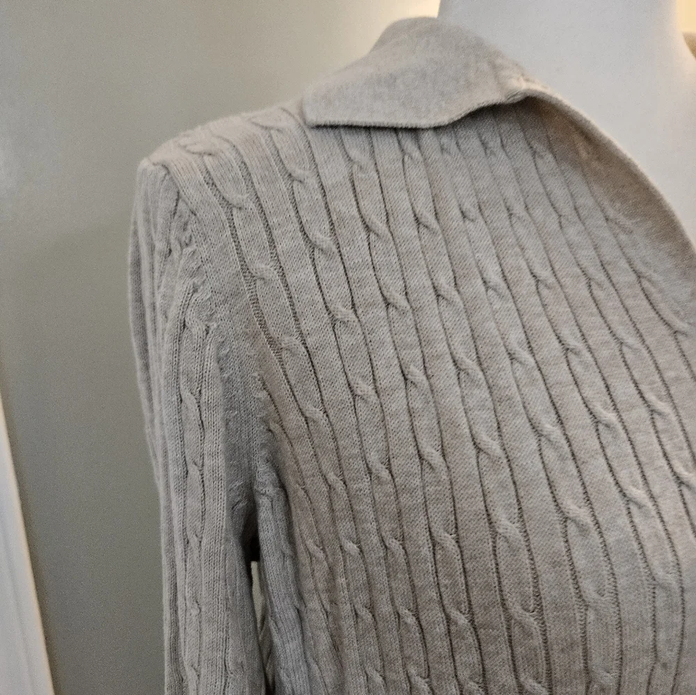 Kim Rogers Women's Size Medium Classic Cable Knit Sweater in Beige Collar V-Neck - Picture 9 of 15